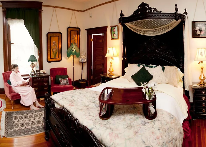 Beall Mansion An Elegant 4* Alton