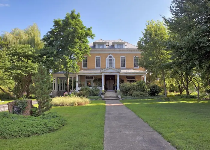 Beall Mansion An Elegant Hotel 4*